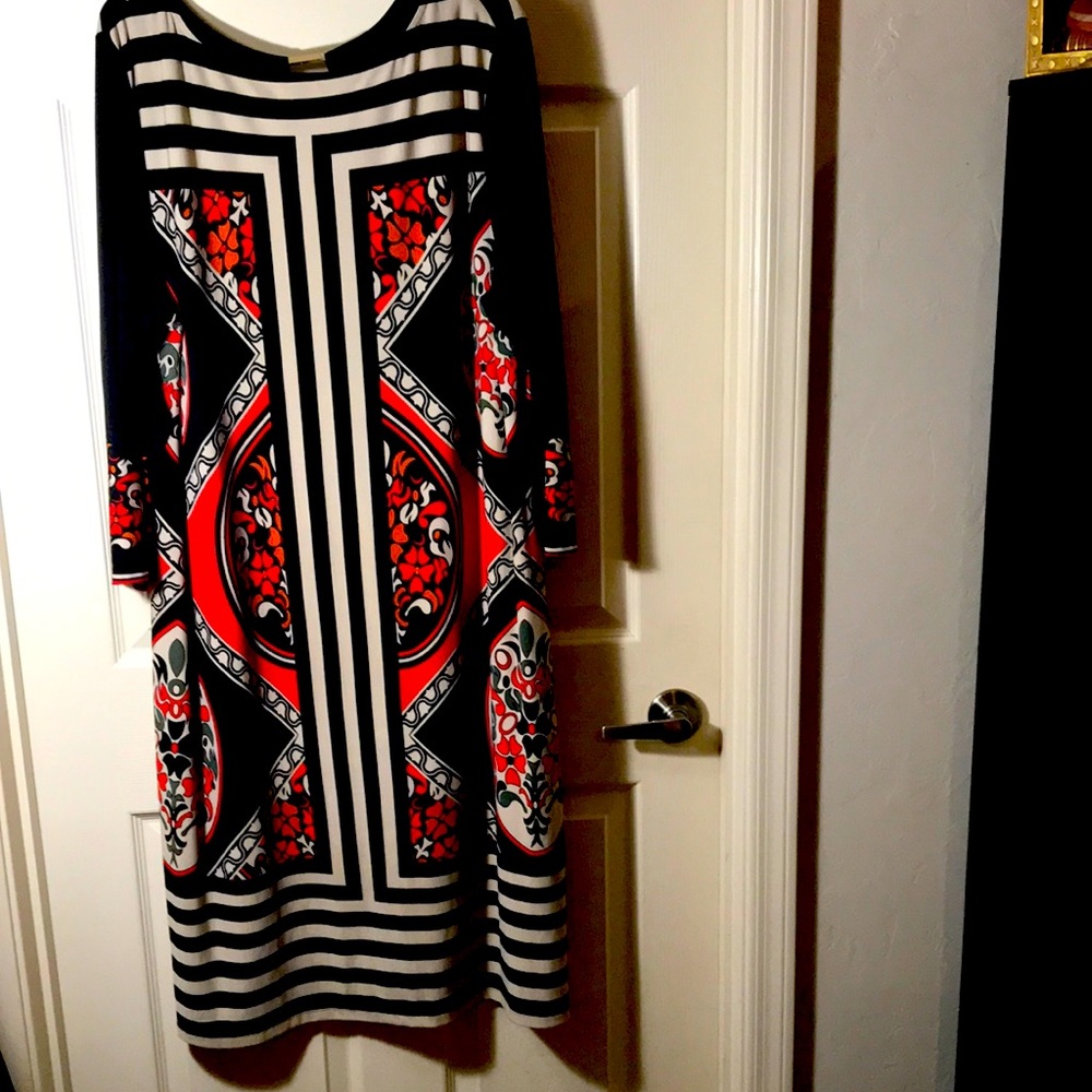 poly knit shift dressing long sleeves. Machine washable